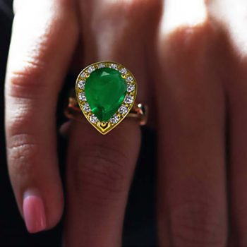 NOBLE Emerald and Diamonds Ring