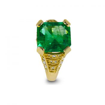 CLASSIC Emerald and Diamonds Ring