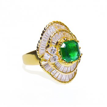 LUXURIOUS Emerald and Diamonds Ring